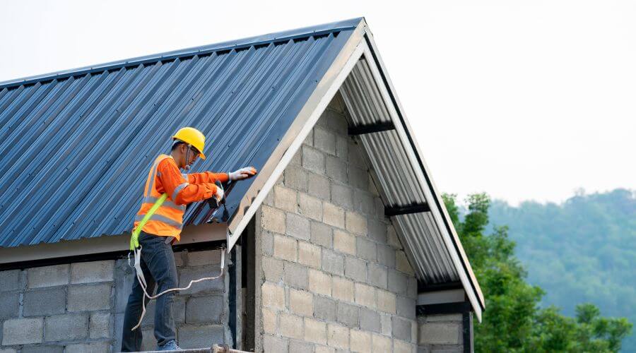 Expert Emergency Roof Repairs services in Far Rockaway, NY